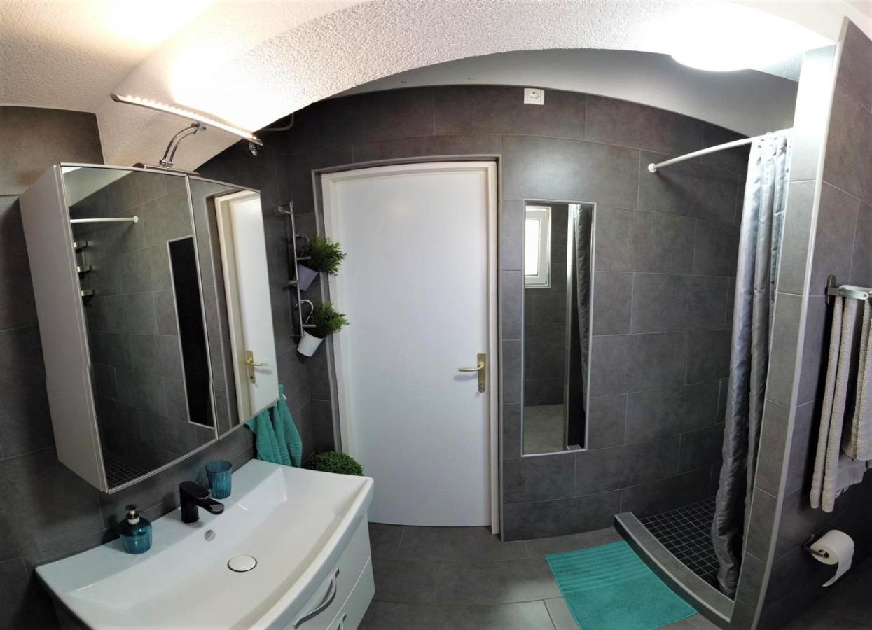 Apartment Larus วีร์ ภายนอก รูปภาพ