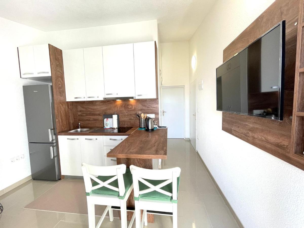 Apartment Larus วีร์ ภายนอก รูปภาพ