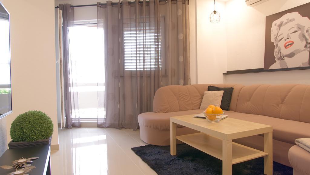 Apartment Larus วีร์ ภายนอก รูปภาพ